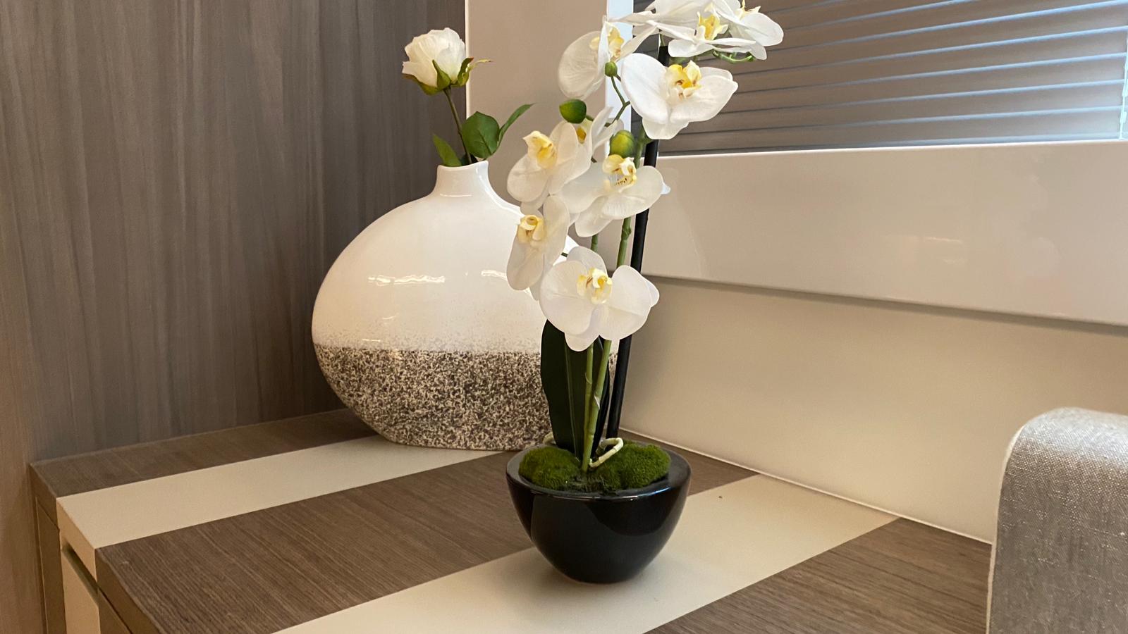 Detalle floral a bordo